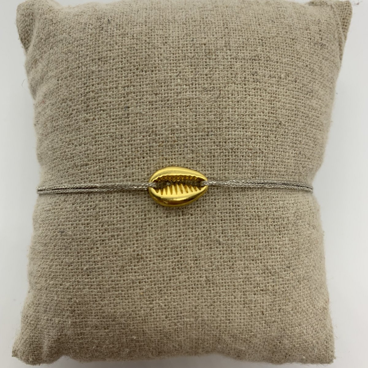 Pulsera Pequeña Concha Dorada
