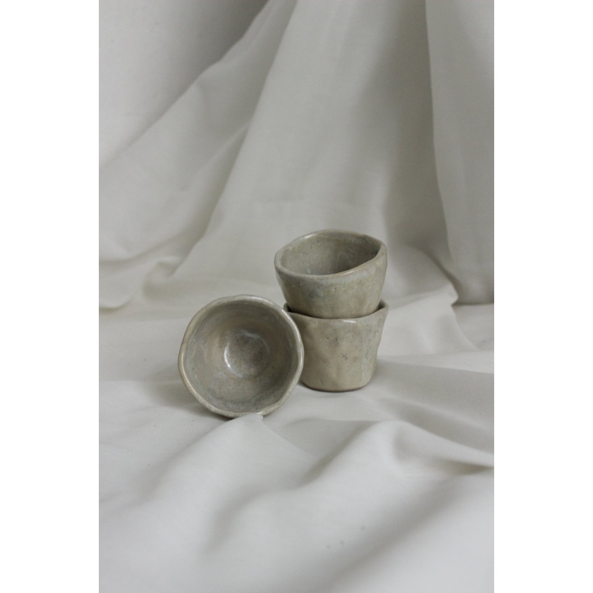 Perłowe ręcznie robione kubki ceramiczne