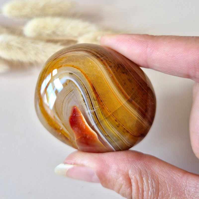 Sardonyx Palm Stone - Mächtiger polierter Stein für Gleichgewicht und Selbstvertrauen (5–10 cm)