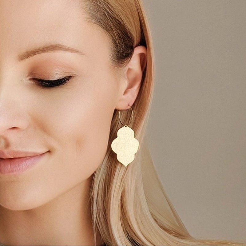 CALLIOPE – Hammered Gold Hoops in Brass