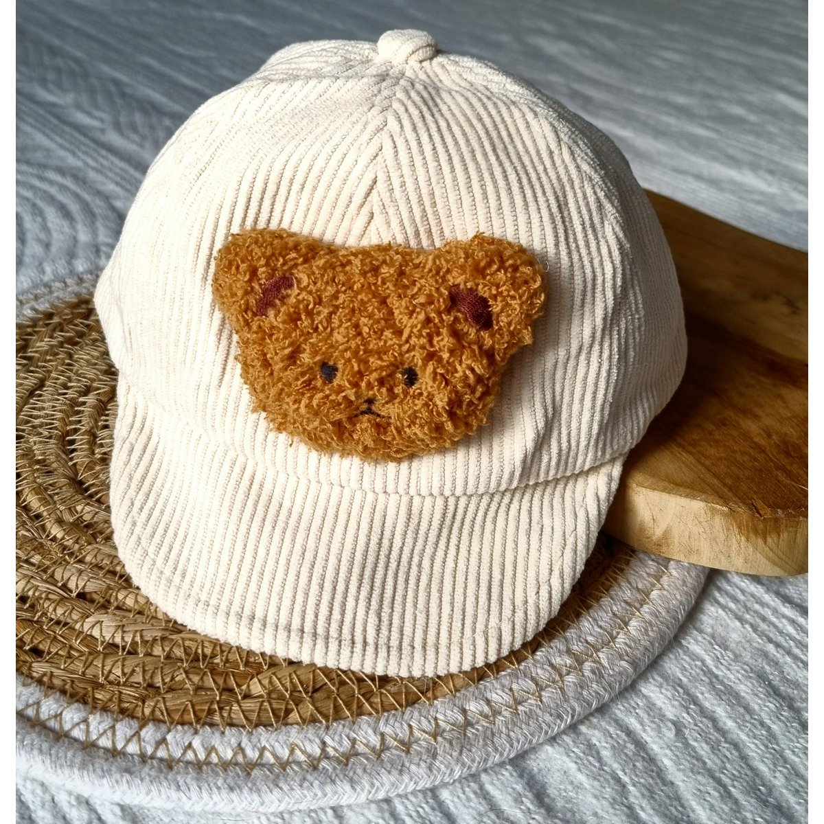 Beige Corduroy Pet Met Teddy Beertje