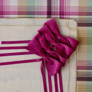 Fuchsia Bows velvet napkin bows – set of 6