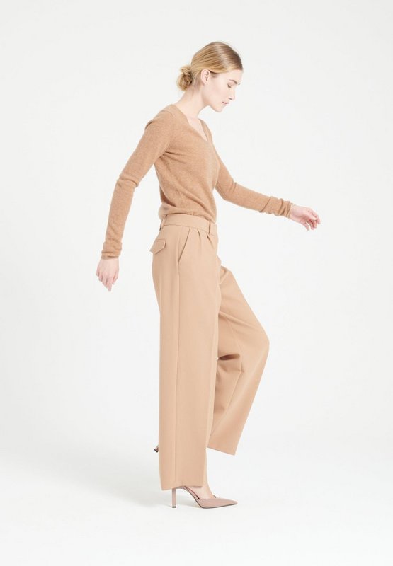 LILLY 2 Pull col V en cachemire camel
