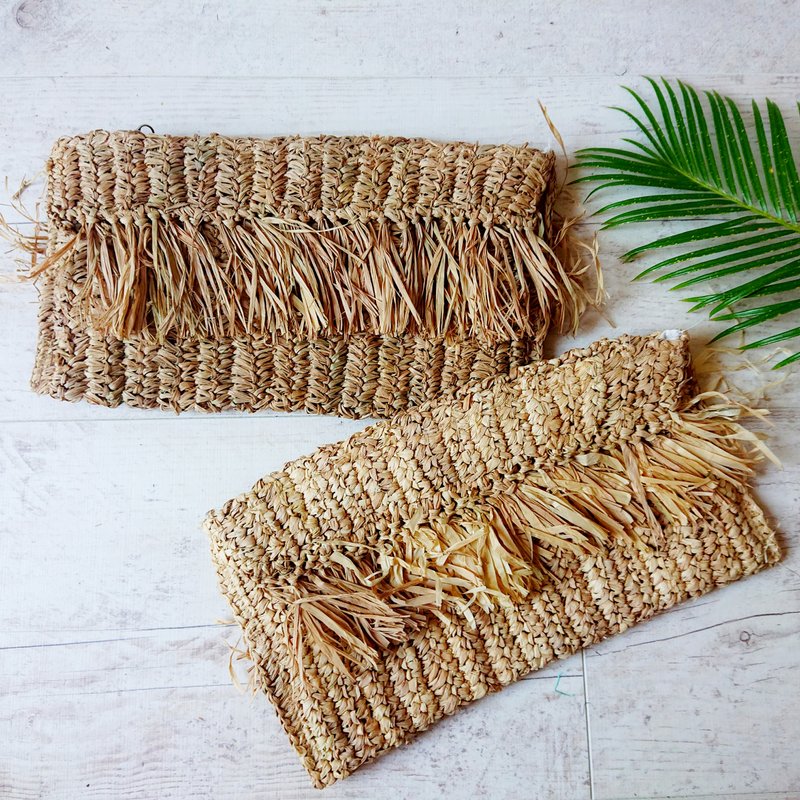 Donker beige Jemen etui in raffia met franje