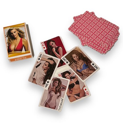 Amtiertes Vergnügen - KP037 - Sexy heiße Mädchen spielen Karten