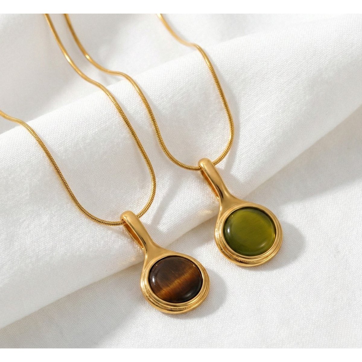 Cecile – Collar con Colgante de Piedra Natural – Dorado