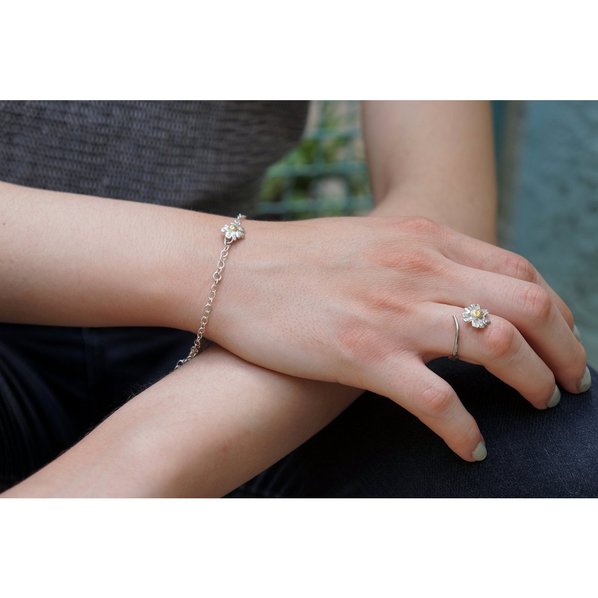 Anello ramo d'argento, gioielli in argento sterling, fascia di fiori di camomilla, regalo per lei, regalo di compleanno per le donne, gioielli fatti a mano
