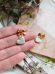 Boucles d'oreilles coeur nacre blanche