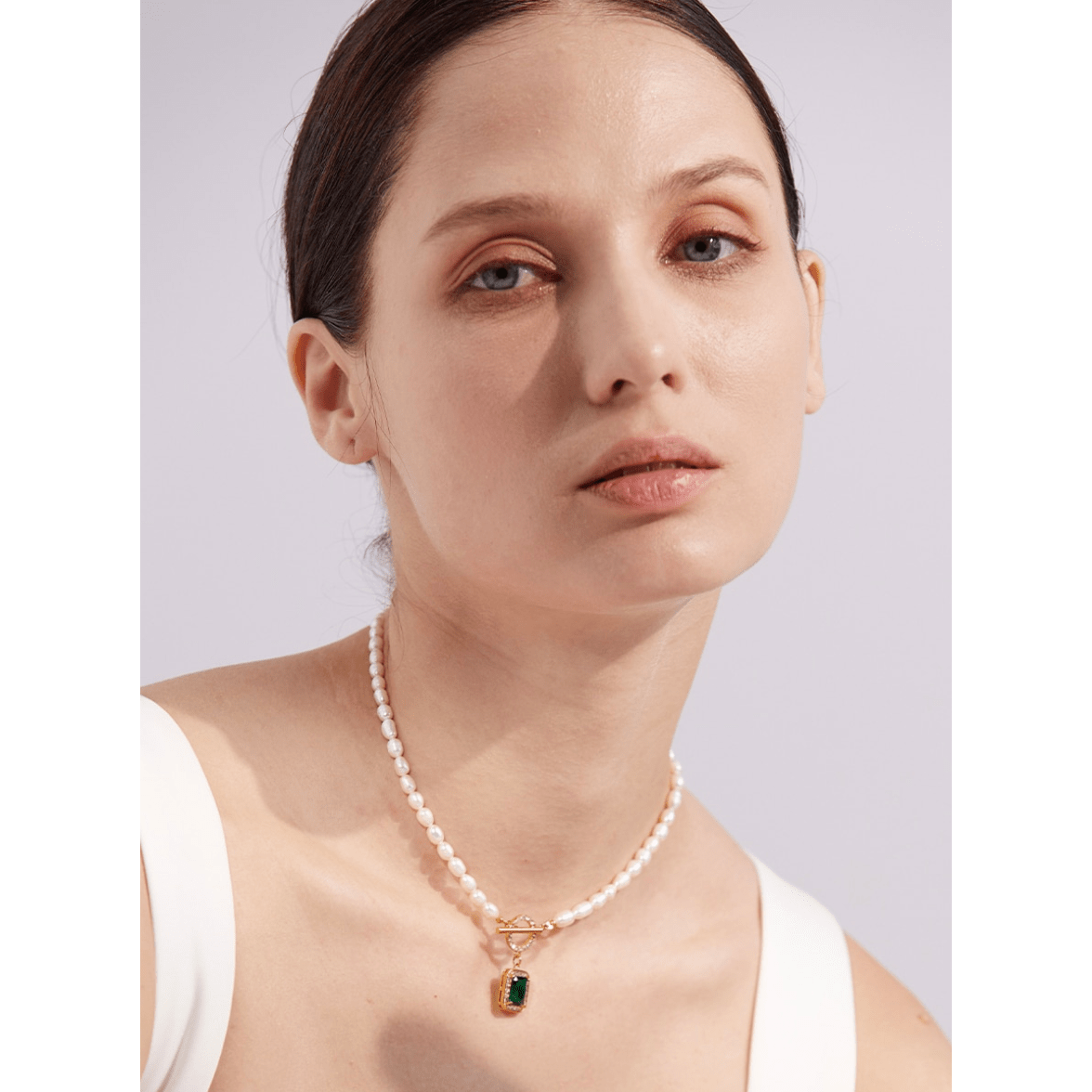 Jelena - Choker-Halskette mit quadratischem Anhänger und Saatperlen