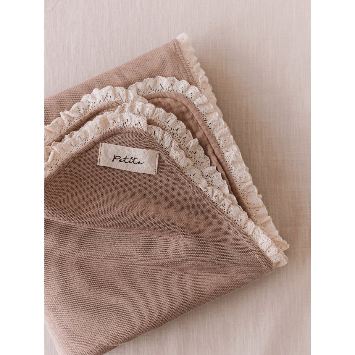 Coperta in maglia + mussola / beige scuro + pizzo