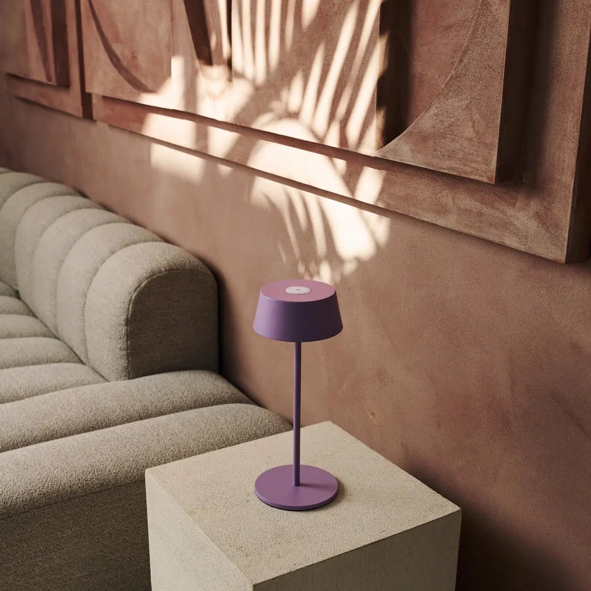 Lámpara de mesa recargable Hugo Violet Lila