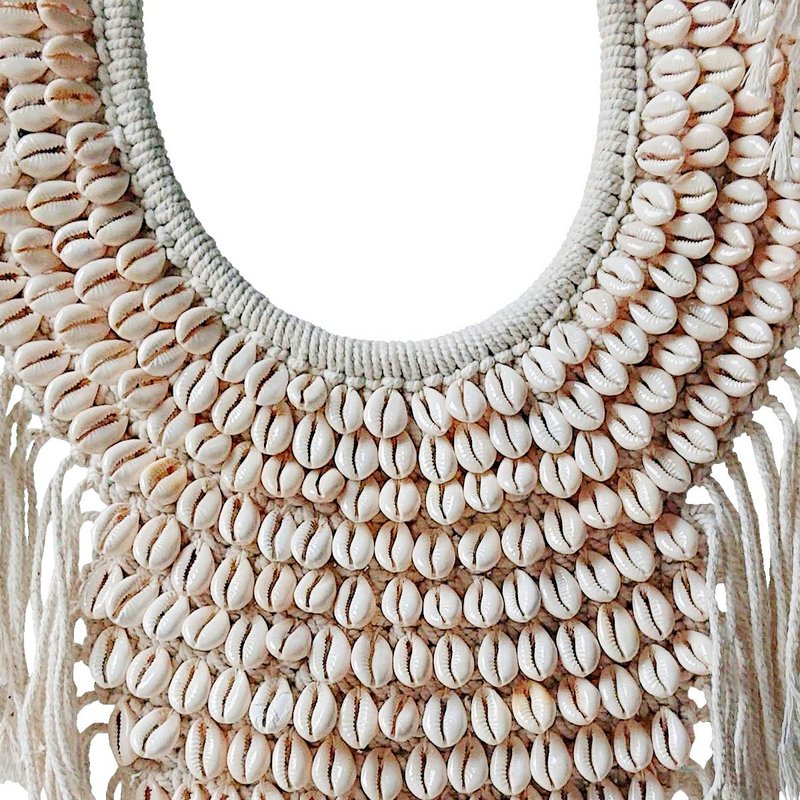 Elongated decorative necklace