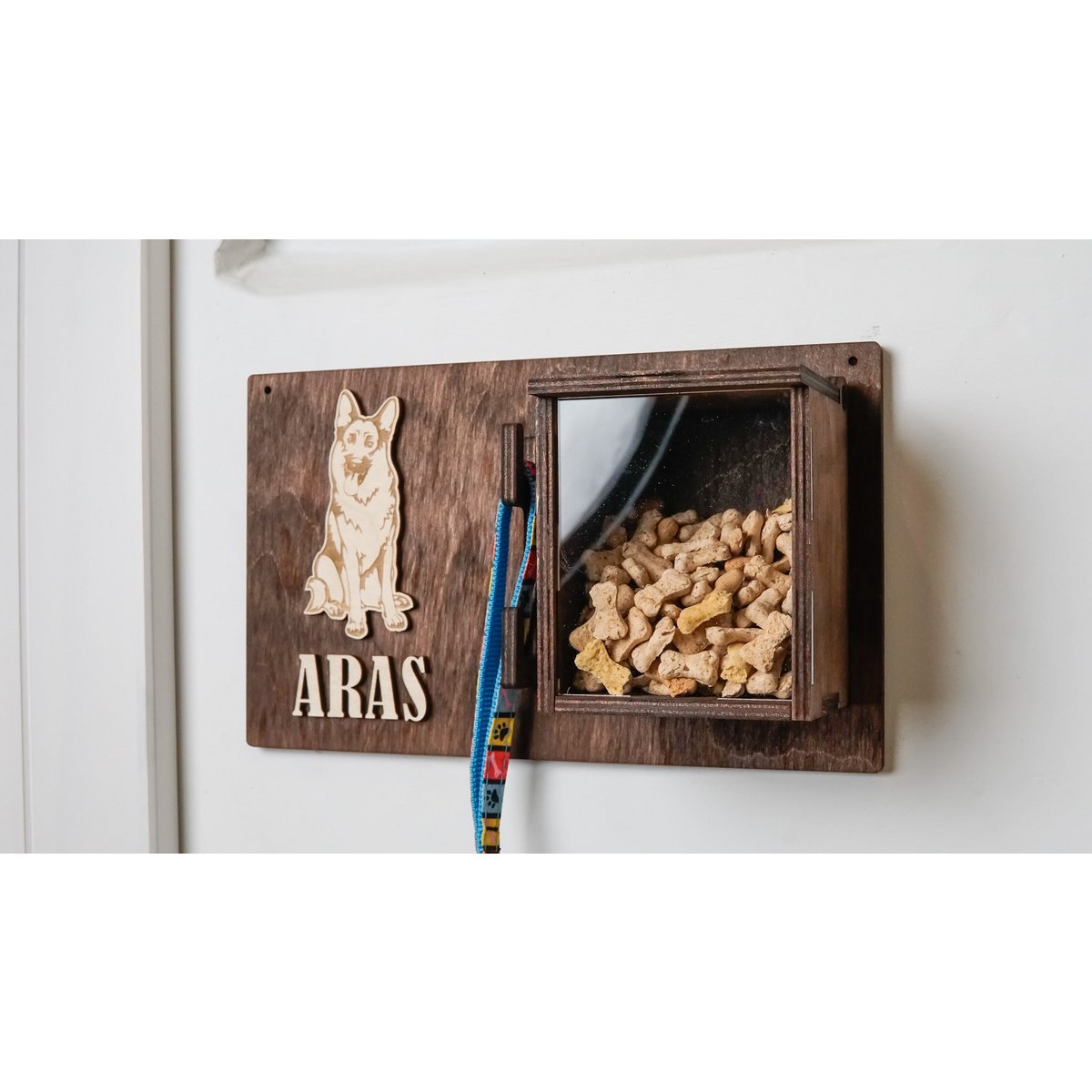 Dog leash holder, Wooden dog leash hanger