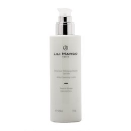 Milky Cleansing Cuddle 200mL, a gentle cleansing product for the face, with a creamy, moisturizing formula.