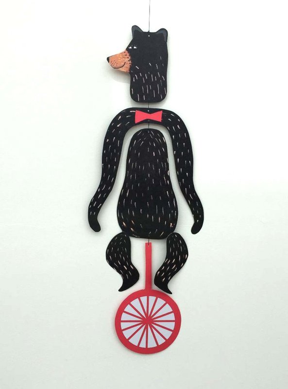 Mobile cinetico dell'orso del circo della scuola materna