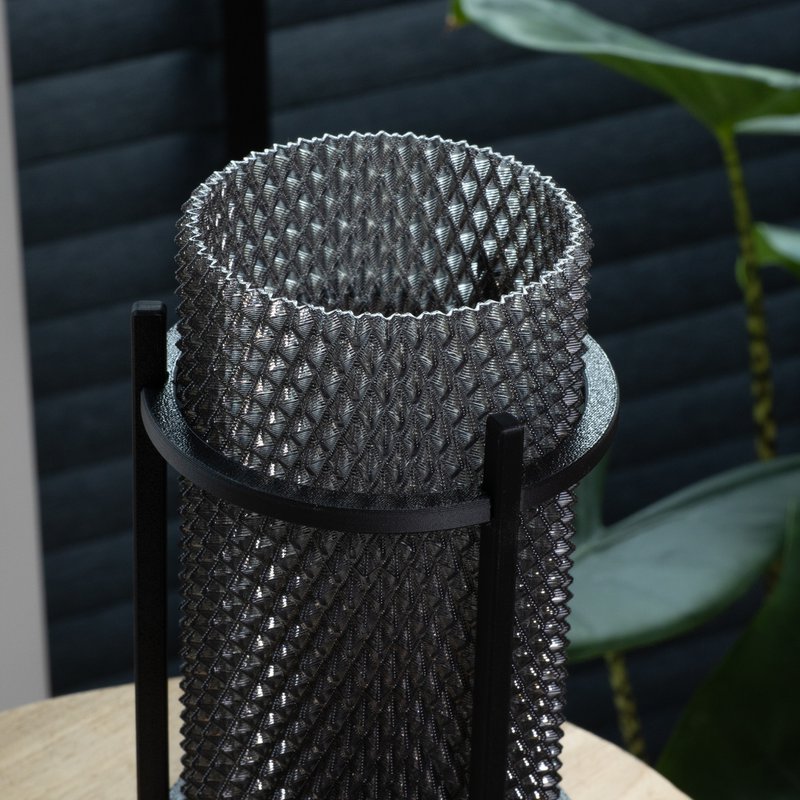 Røggrå PRISM-lampe – moderne geometrisk skærm, genanvendt PETG, omgivende belysning, E14