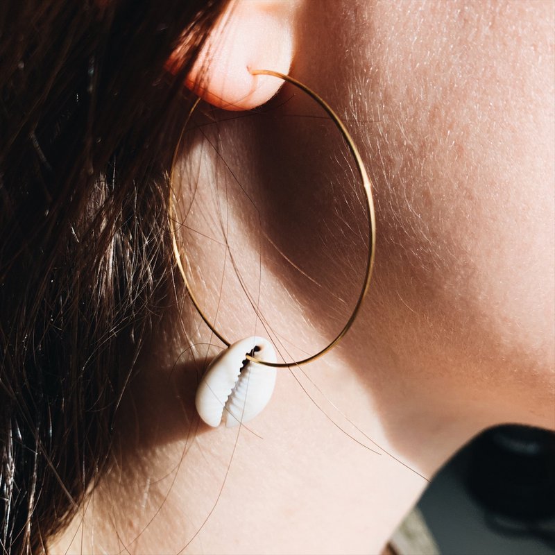 Seashell hoops