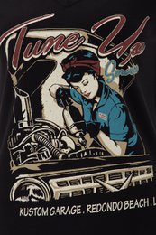 T-shirt with V-neck "Tune Up"