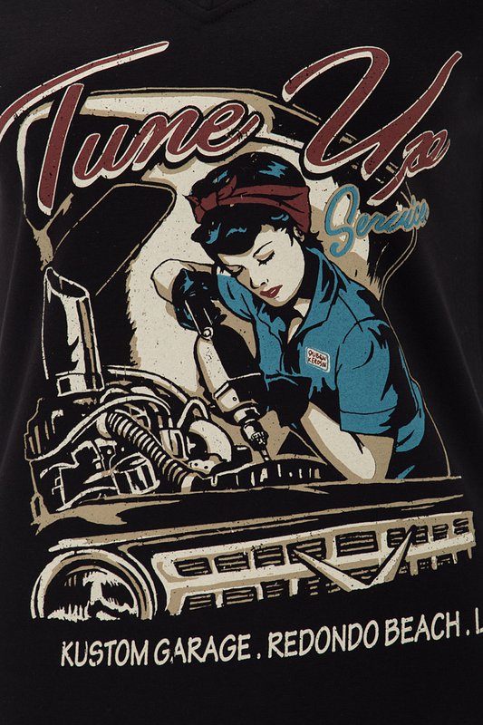T-shirt with V-neck "Tune Up"