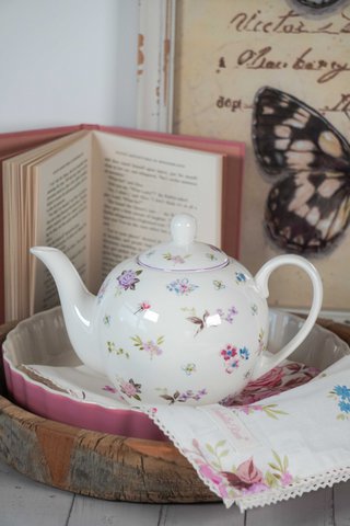 Porcelain tea pot Flora 1 L Isabelle Rose