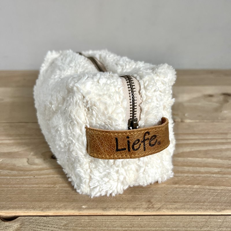 Teddy Pouch 