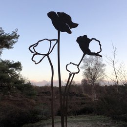 Poppy open up - Objeto de acero corten