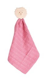 Soft, plush pink cuddle cloth with a cute lion face applique. Ideal for comforting and soothing young children.