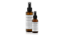 Two-piece cleaning spray set with melon scent, includes 120ml and 50ml bottles and 2 microfiber cloths in a storage bag.