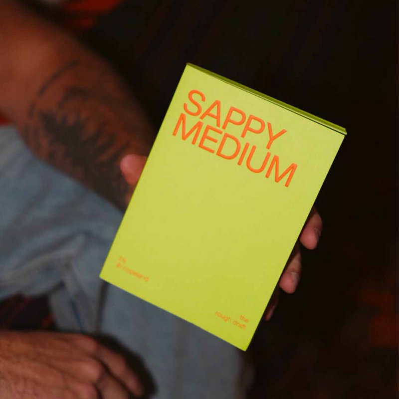 Sappy Medium Book door JB Copeland | Korte geschriften over het leven
