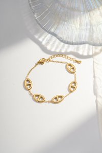 Stainless steel bracelet elegance golden infinite oval