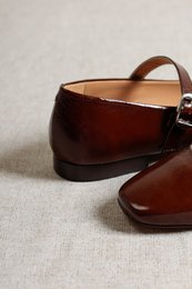 YOTA CASTAGNA BRUIN – Mary Jane flats van lakleer