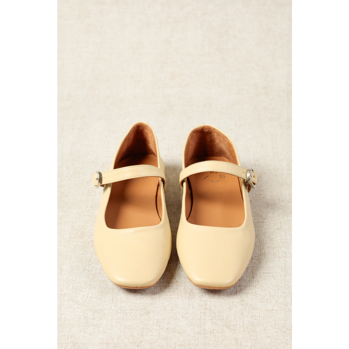 YOTA YELLOW – Mary-Jane-Ballerinas mit quadratischer Zehenpartie