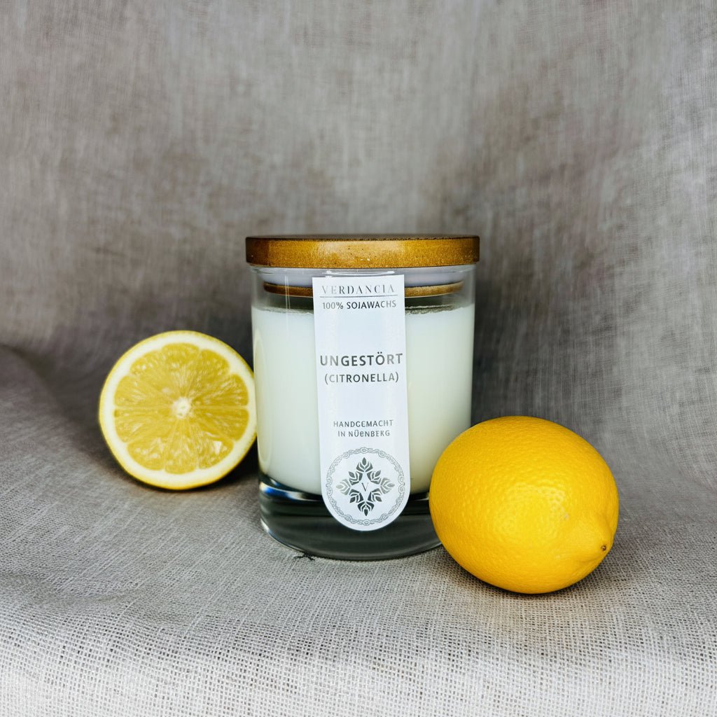 Indisturbato (Citronella) | Candela profumata cera di soia - citronella - contro le zanzare - profumo di agrumi freschi - candela da esterno
