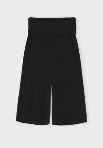 pure capri shorts