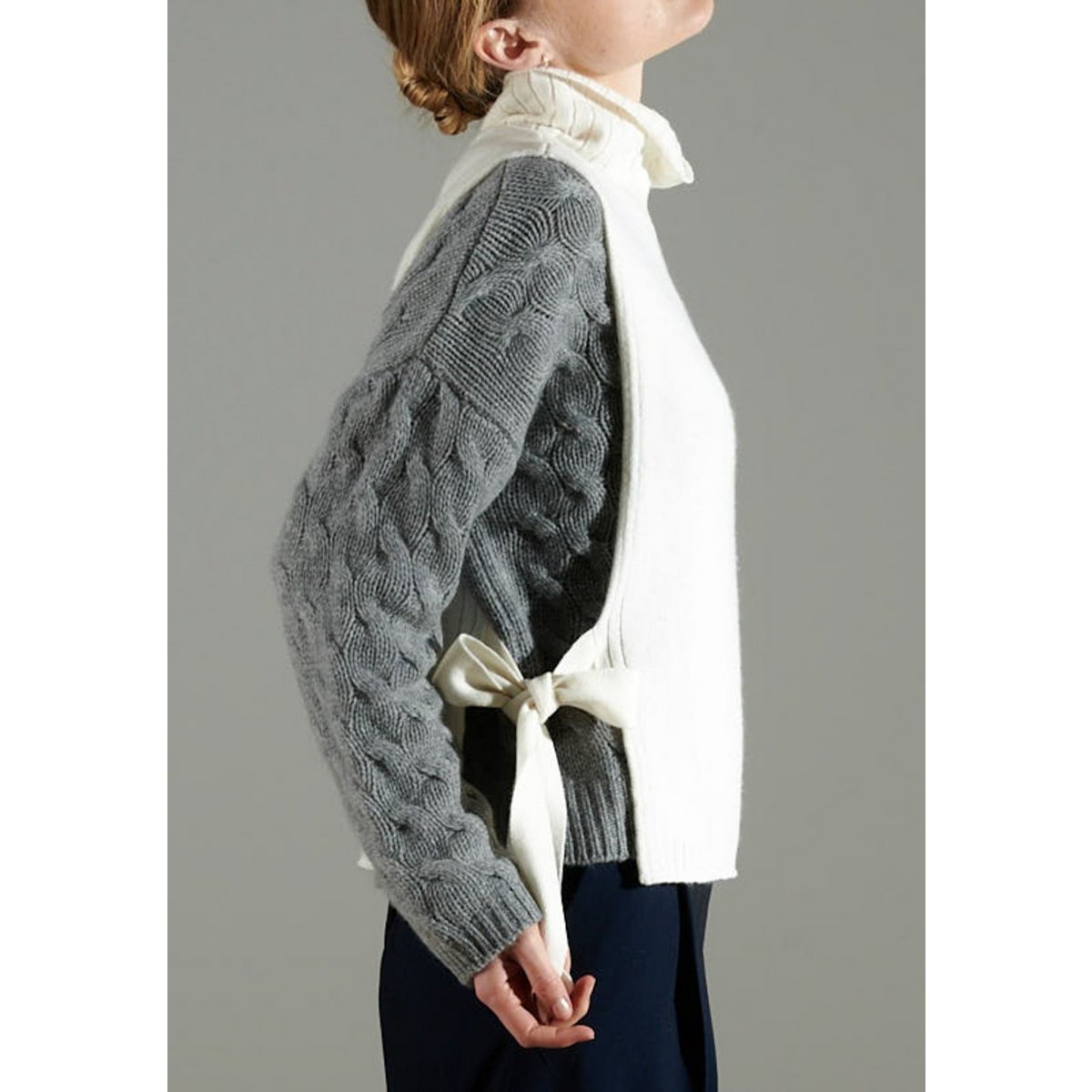 NAMI 15 Sleeveless 4-thread high-neck cardigan in ecru white cashmere