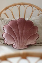 Almohada de concha de terciopelo “Cosmic Pearl”