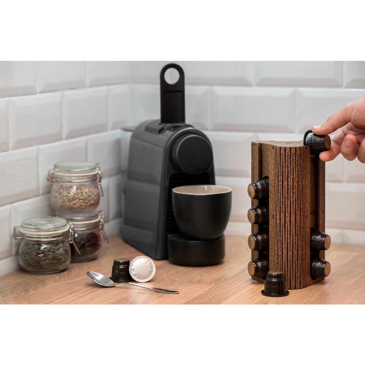Ręcznie wykonany uchwyt na kapsułki z kawą Krea-Wood na kapsułki kompatybilne z Nespresso, w kolorze brązowym