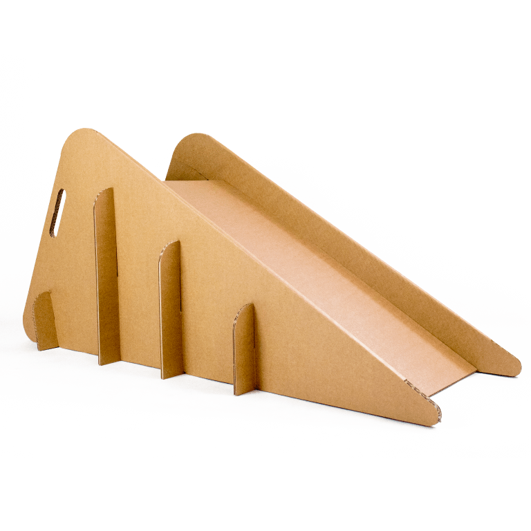 Toboggan en carton pour tout-petits