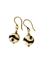 Pendientes Gancho Clásico Sabor Cereza Dorado