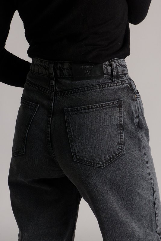 Mom-jeans til kvinder - emblematisk for 80'erne