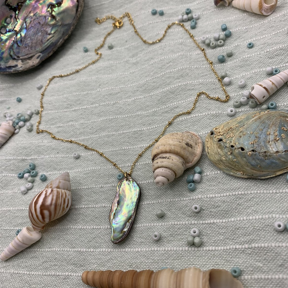 Muschelkette | 50 cm lange Surfer-Halskette aus goldenem Abalone-Edelstahl