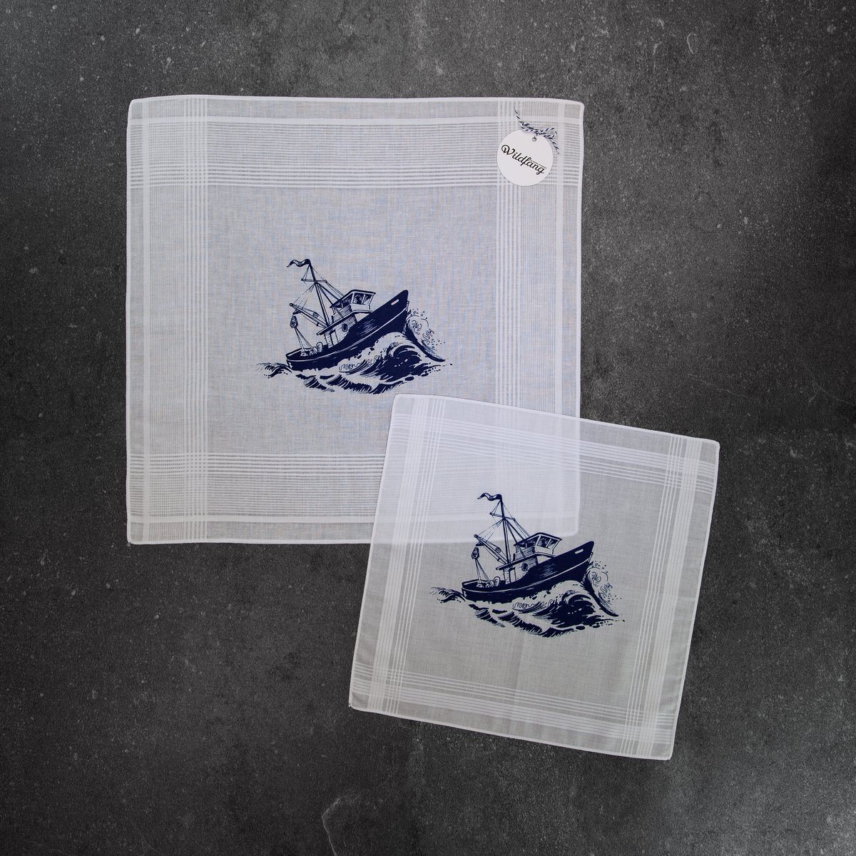 Mouchoir en coton blanc coupe/bateau