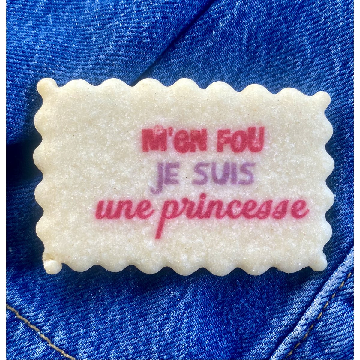 Box of personalized biscuits with the theme "Croque moi!" Copy