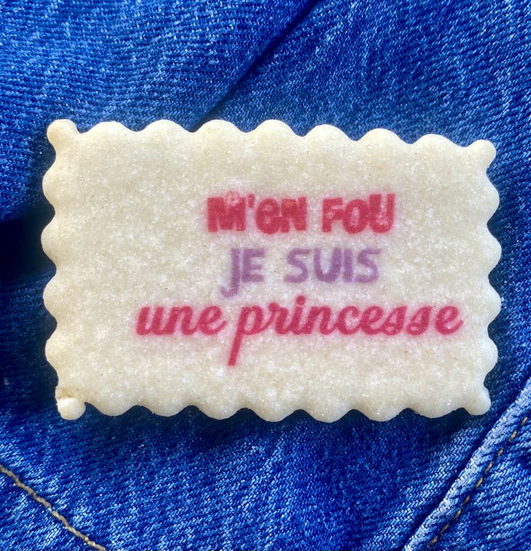 Box of personalized biscuits with the theme "Croque moi!" Copy