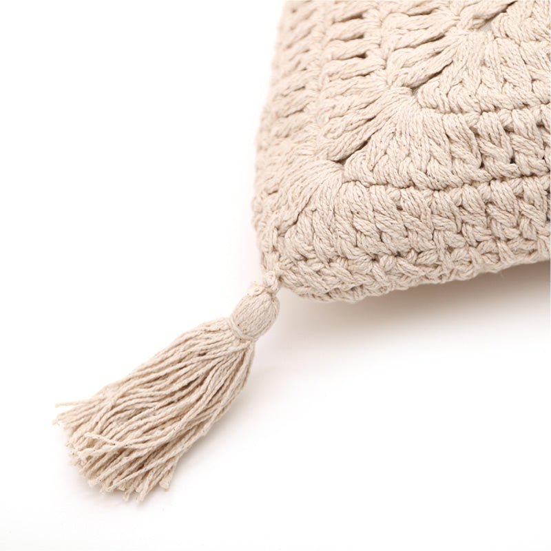 Szydełkowa artystyczna poduszka FEATHER ECRU