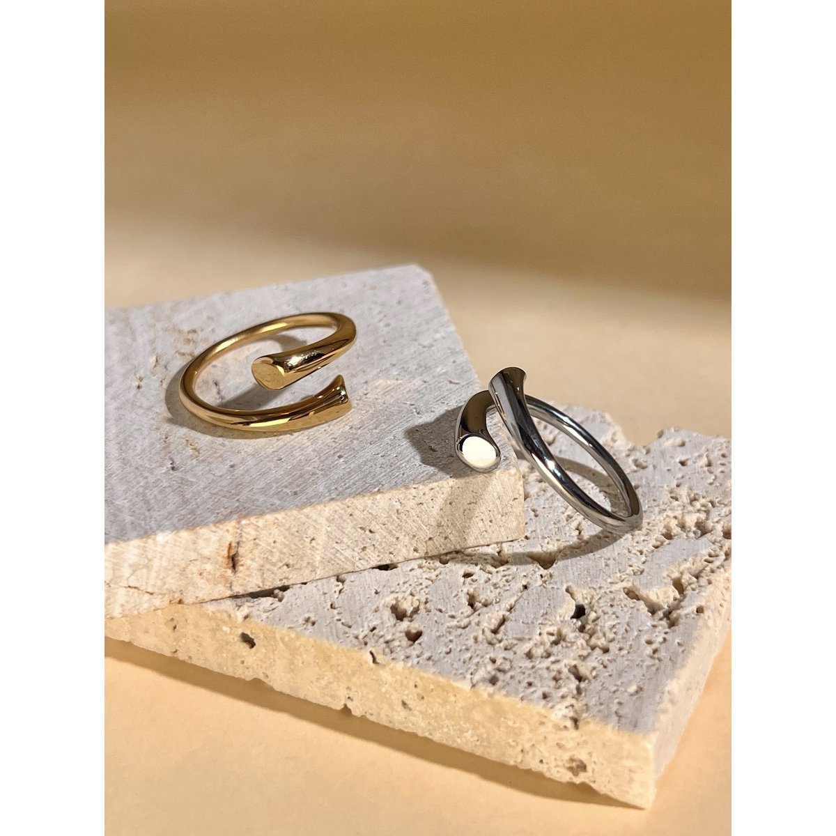 Bague Ajustable fine et minimaliste en Acier inoxydable