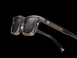 Walton et Mortimer NO. 54 : Lunettes de soleil grises transparentes "Inferno"
