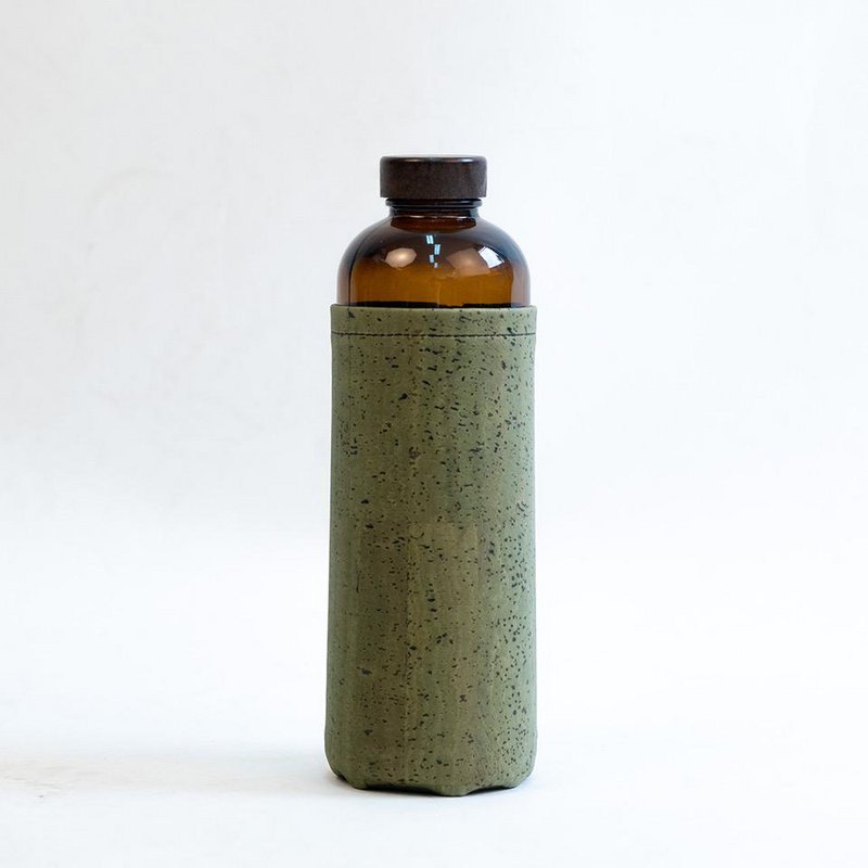 Water bottle - khaki cover - 600ml
