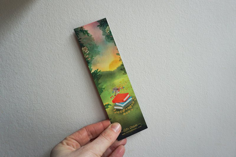 Bookmark in love with book