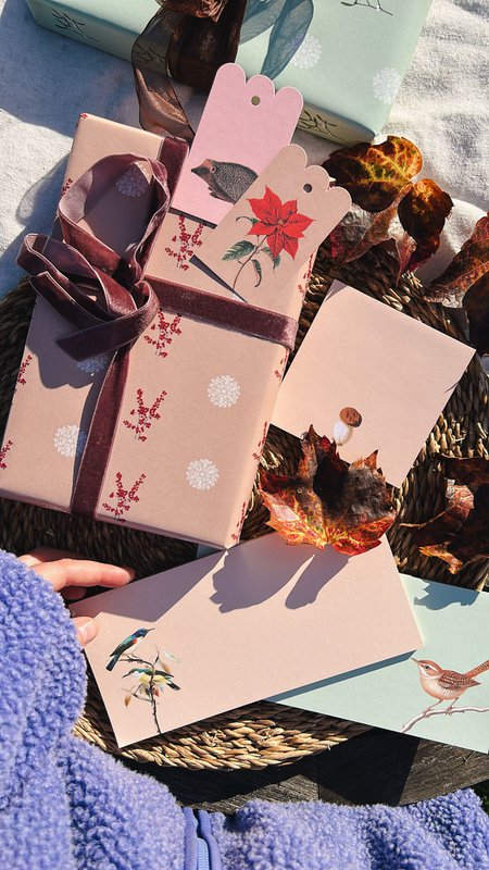 Geschenkpapier Winter rot